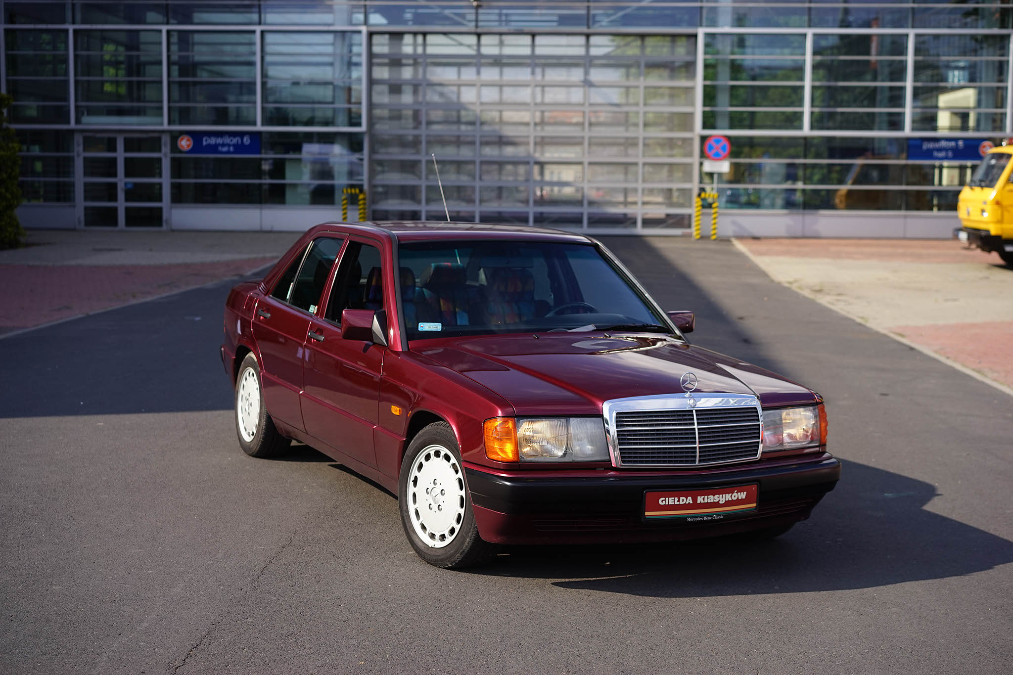 Mercedes 190E Avantgarde Rosso W201 1992 26000 PLN