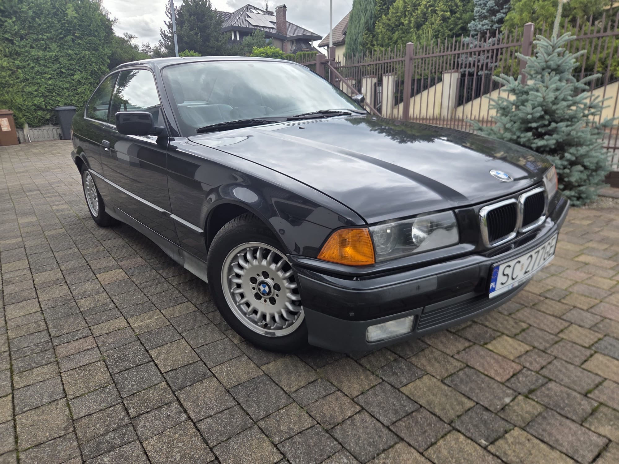 BMW 320i E36
